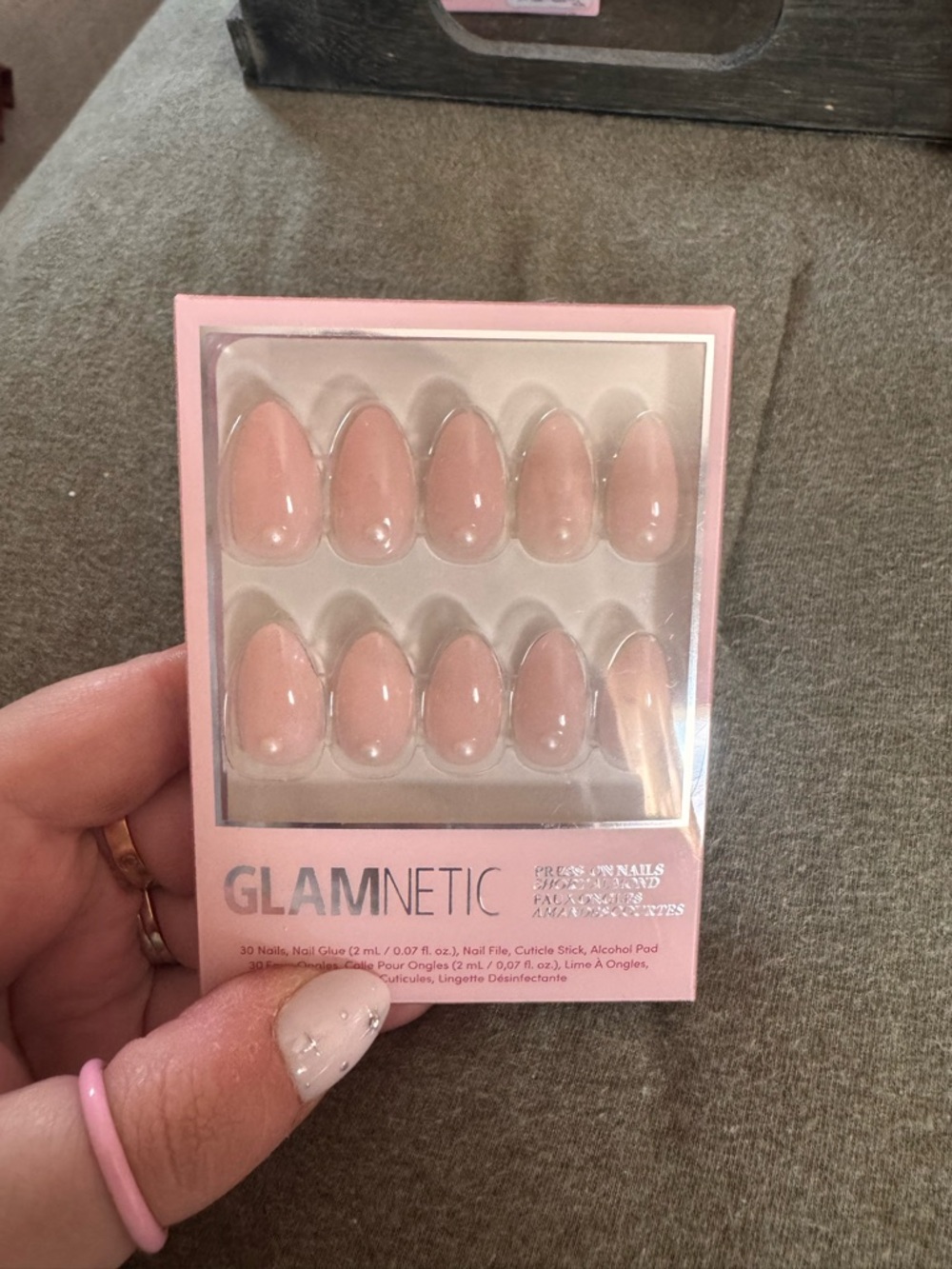 Glamnetic wifey press on nails NWT